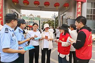 记者：拜仁和技术总监内佩终止合作，曾引进穆西亚拉、阿方索等人